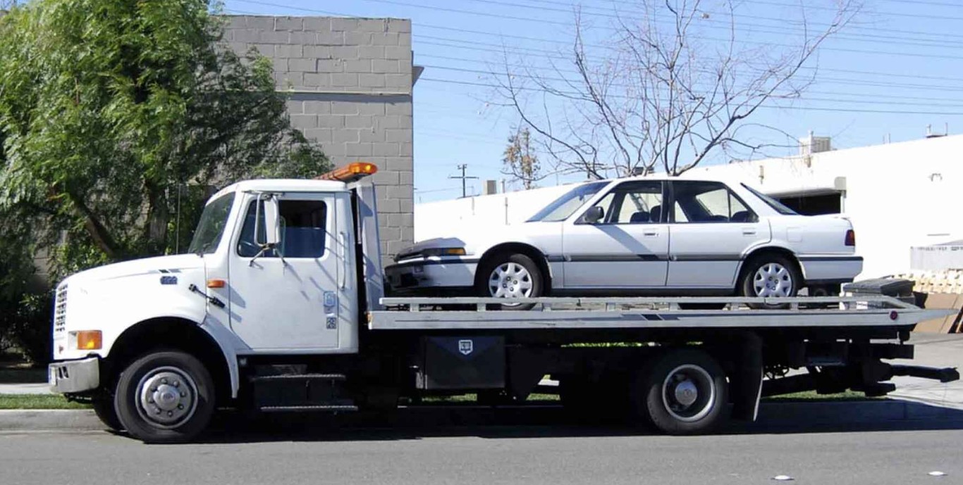 Long-Distance Towing in Cedar Falls, IA
